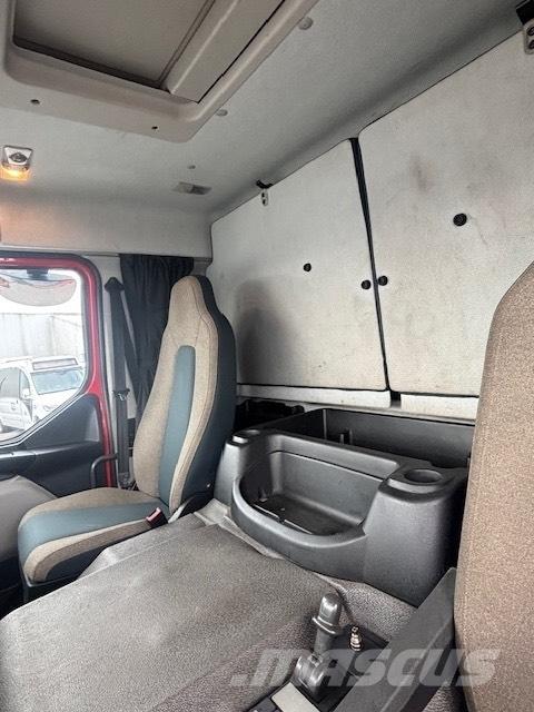 Volvo FE 320 Camiões de Transporte Auto