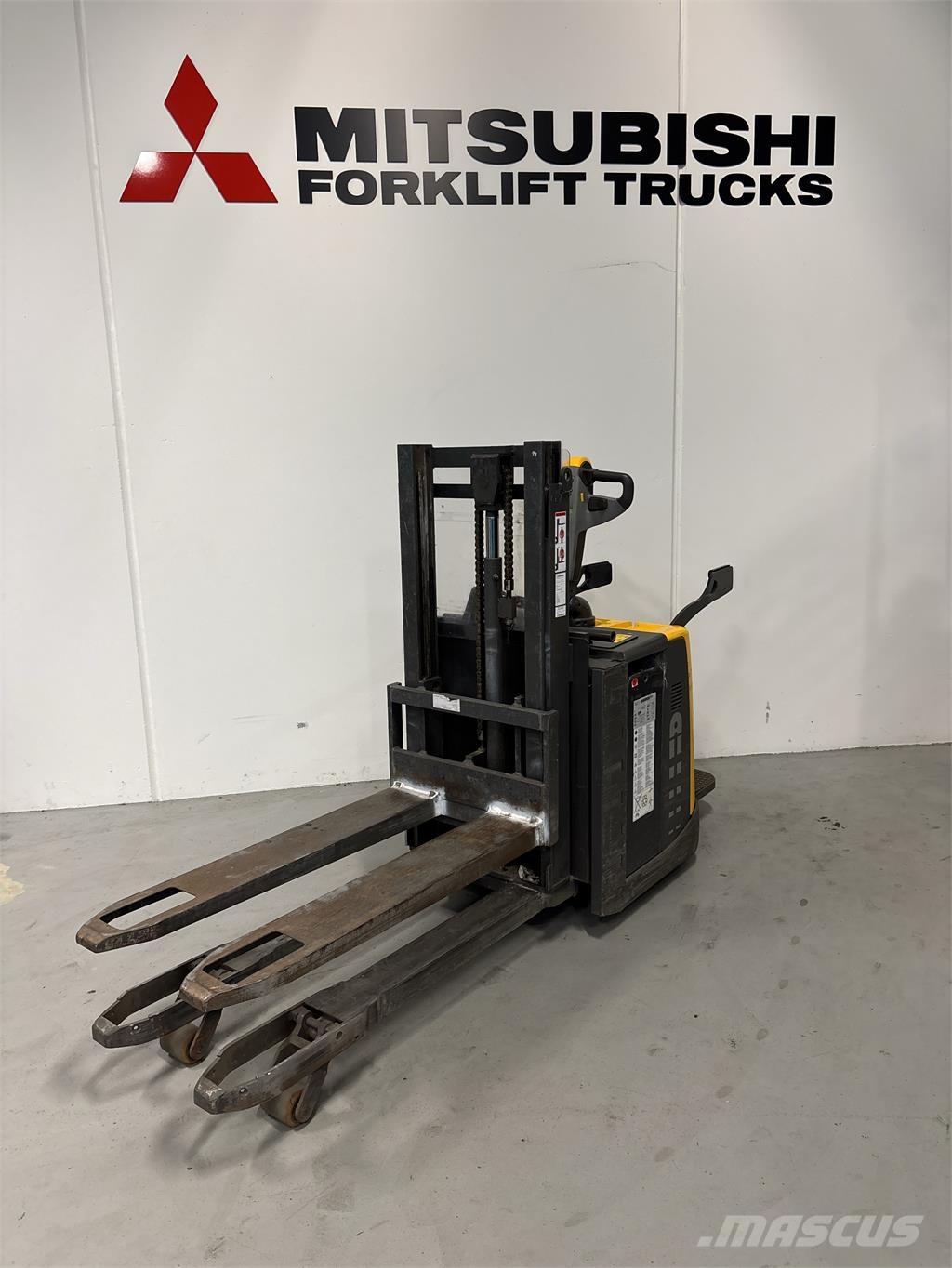 Atlet PDP200 Self propelled stackers