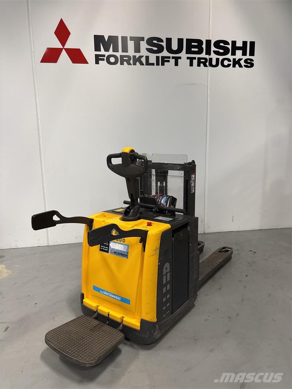 Atlet PDP200 Self propelled stackers