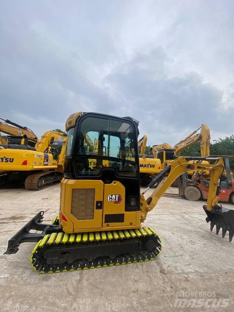 CAT 302 Mini Escavadoras <7t