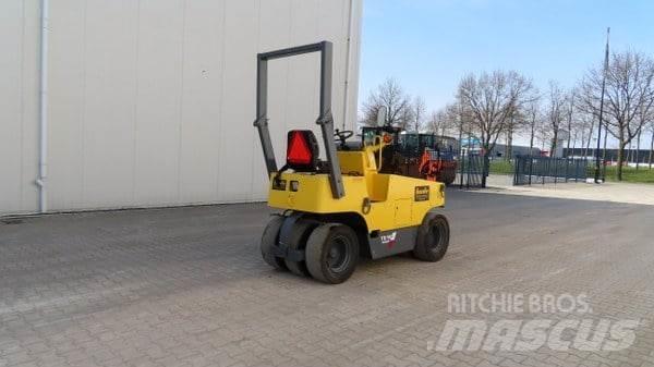 Sakai TS 160 Cilindros Compactadores de pneus