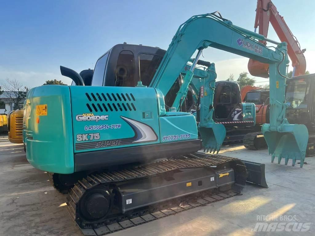 Kobelco SK75-8 Escavadoras de rastos