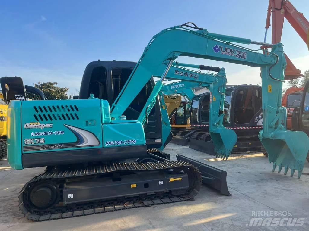Kobelco SK75-8 Escavadoras de rastos