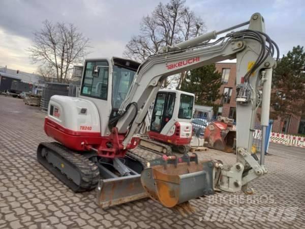 Takeuchi TB 240 DPF Mini Escavadoras <7t