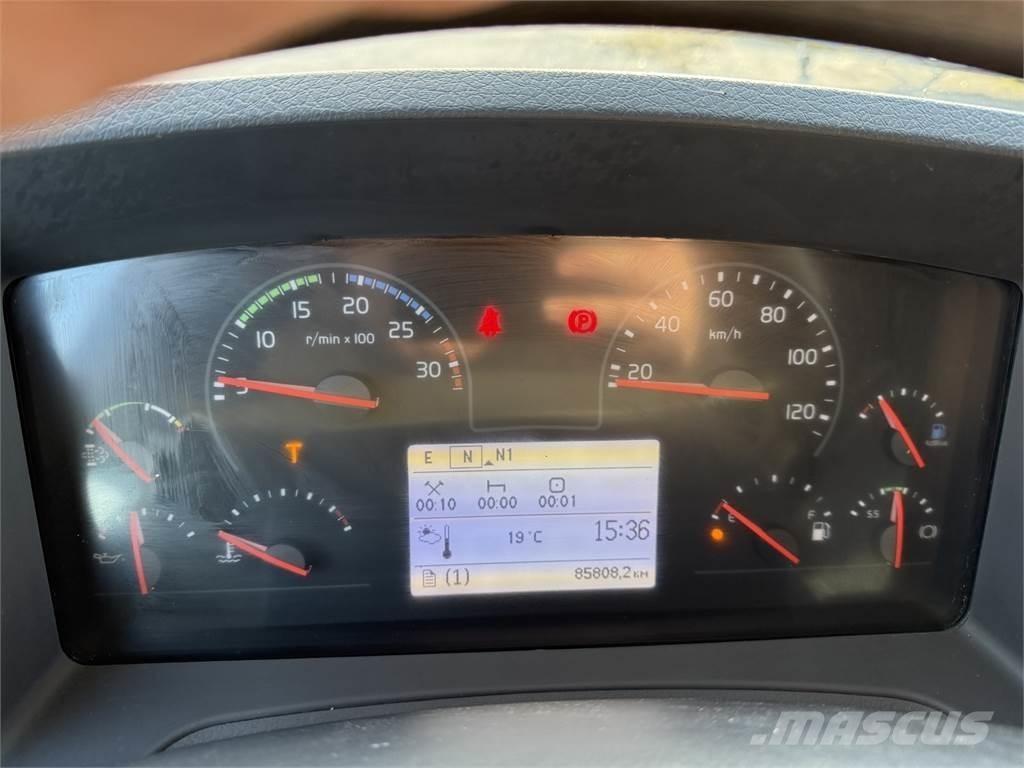 Volvo FE320 4X2 Camiões de caixa fechada