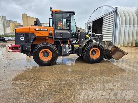 Doosan DL 250-7 Pás carregadoras de rodas