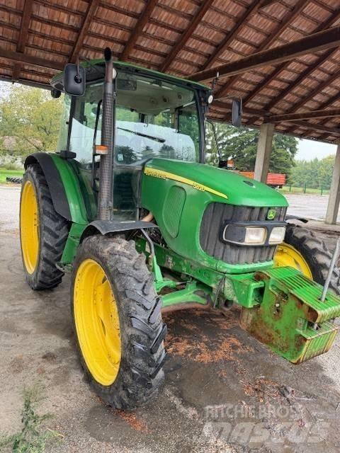 John Deere 5820 Tratores Agrícolas usados