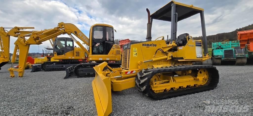 Komatsu D 21 P-8 Dozers - Tratores rastos