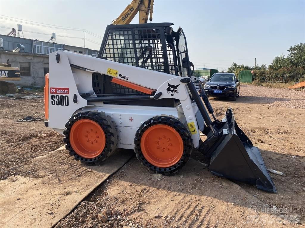 Bobcat S 300 Carregadoras de direcção deslizante