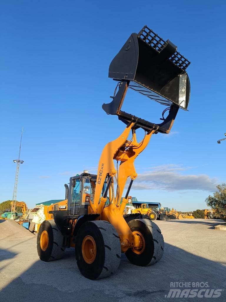 CASE 821C XR Pás carregadoras de rodas