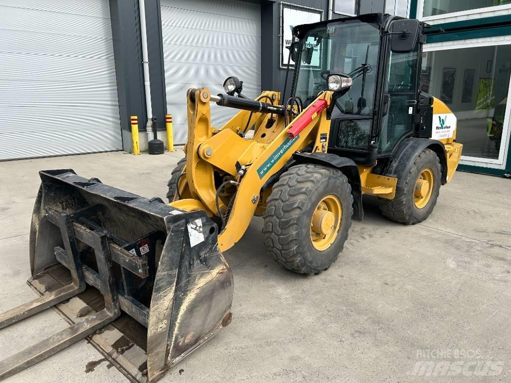 CAT 906 Carregadoras de direcção deslizante