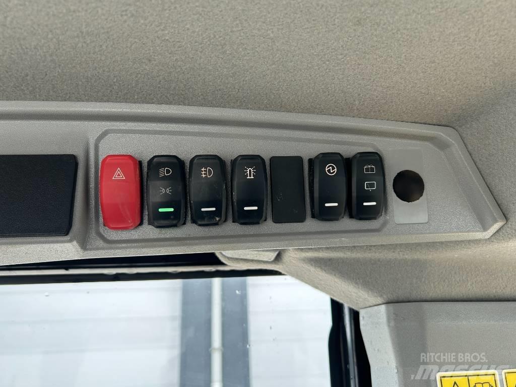 CAT 906 Carregadoras de direcção deslizante