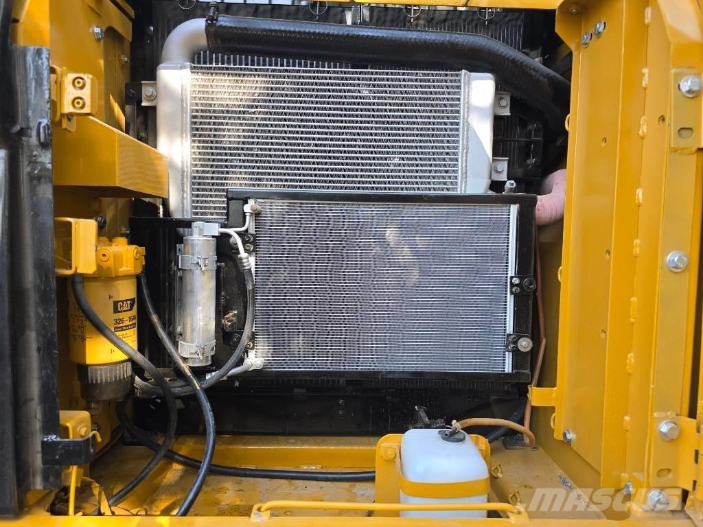 CAT 320D2 Escavadoras de rastos