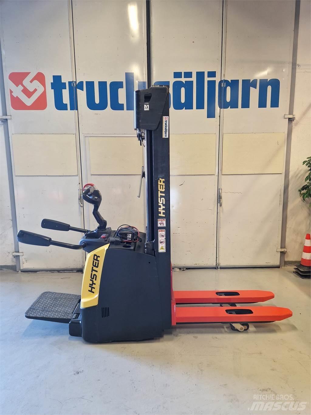 Hyster S1.4S IL Empilhador para operador externo