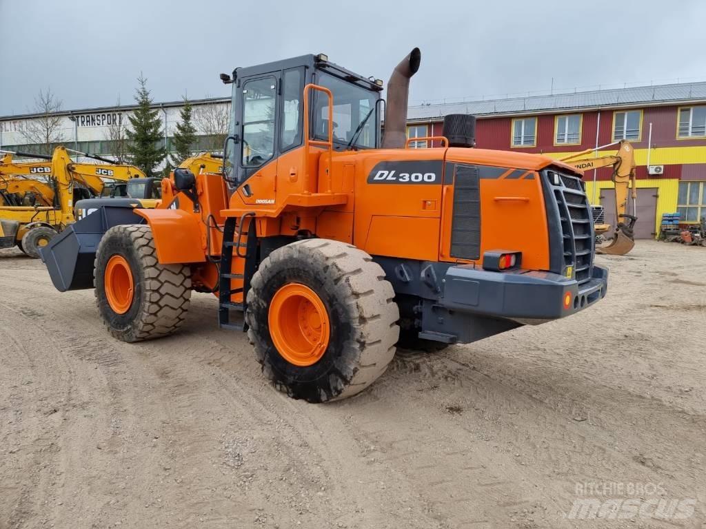 Doosan DL 300-3 Pás carregadoras de rodas