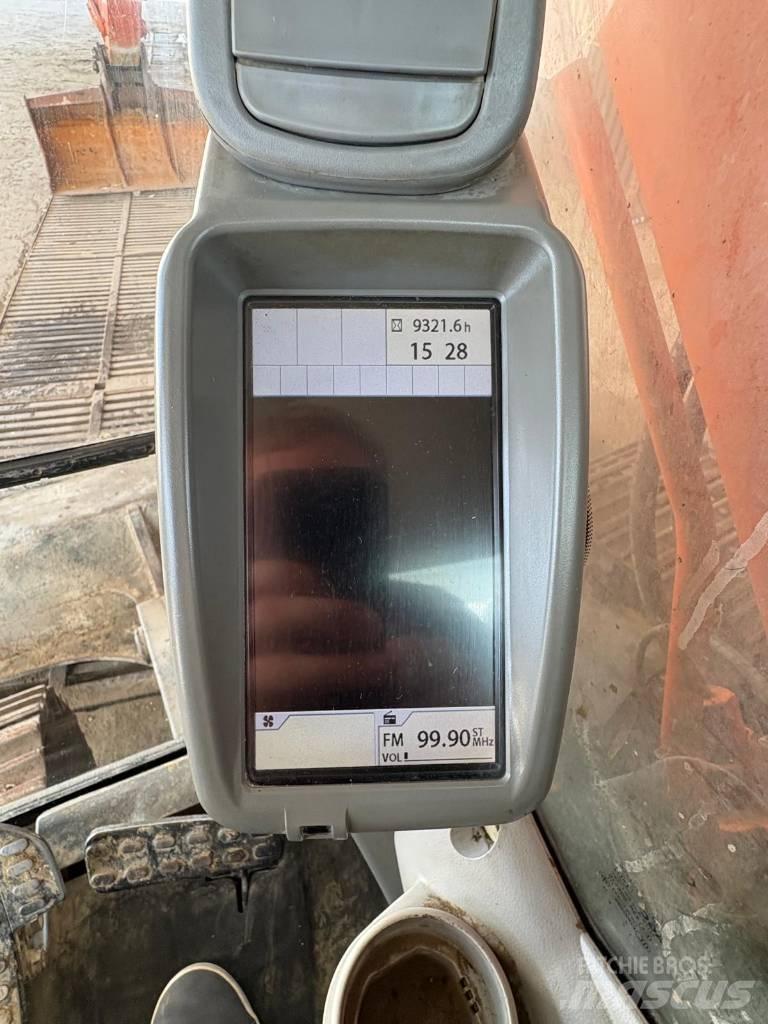 Hitachi ZX 225 Escavadoras de rastos