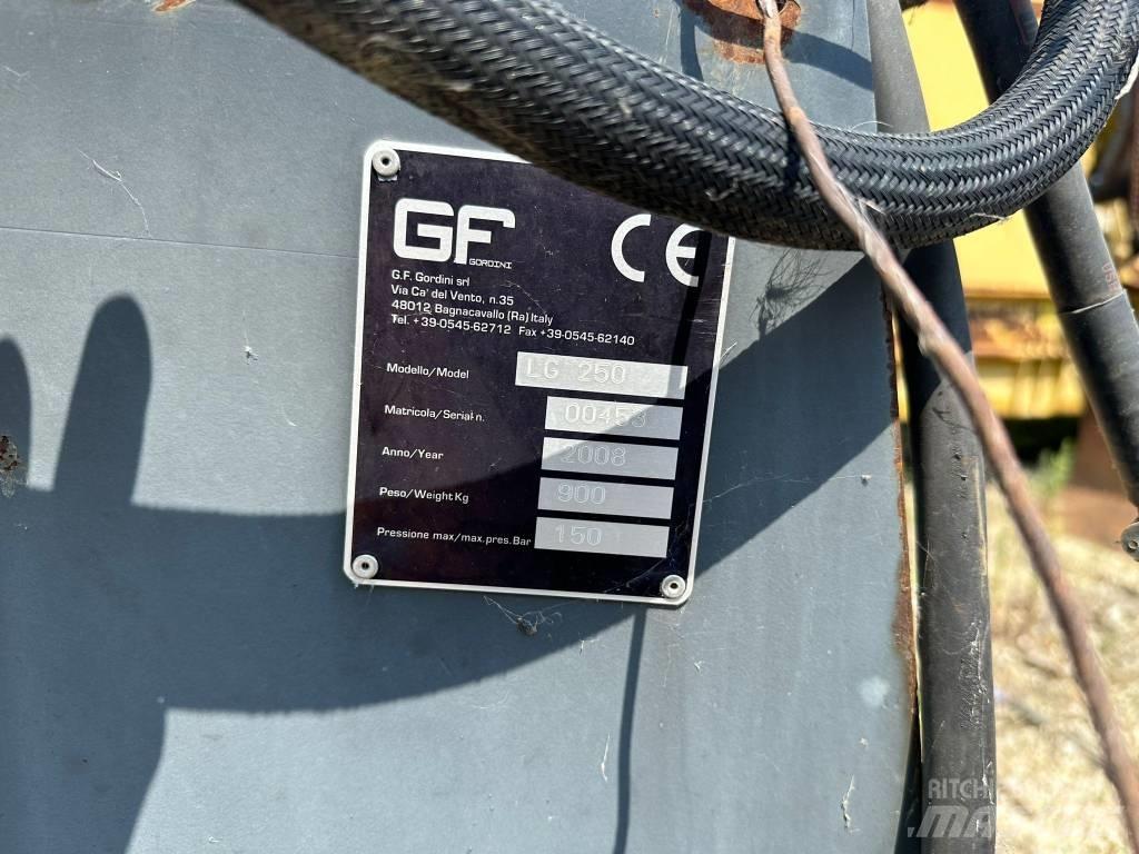 GF Gordoni LG250 Motoniveladoras