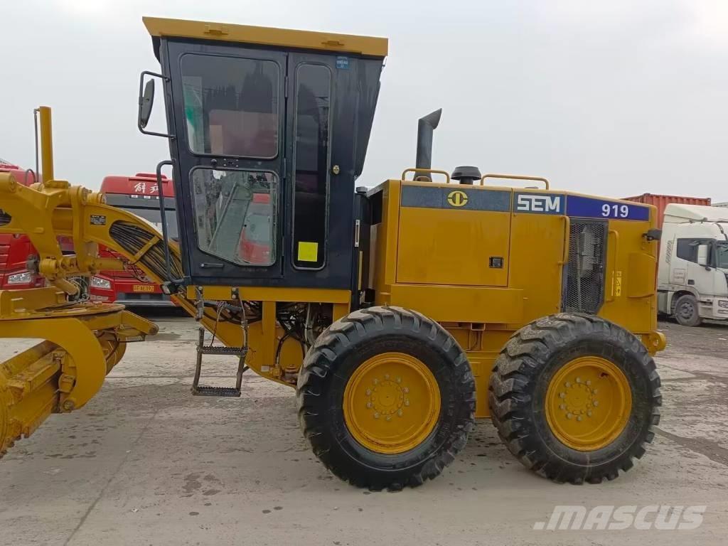 SEM 919 Motoniveladoras