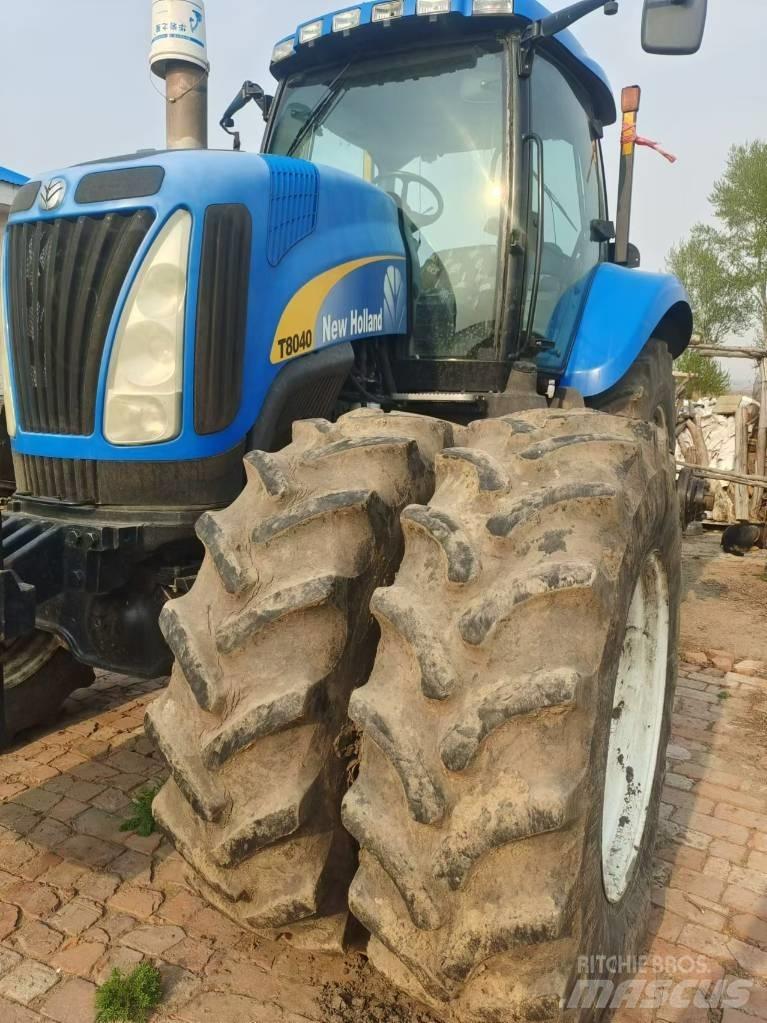 New Holland T8040 Tratores Agrícolas usados
