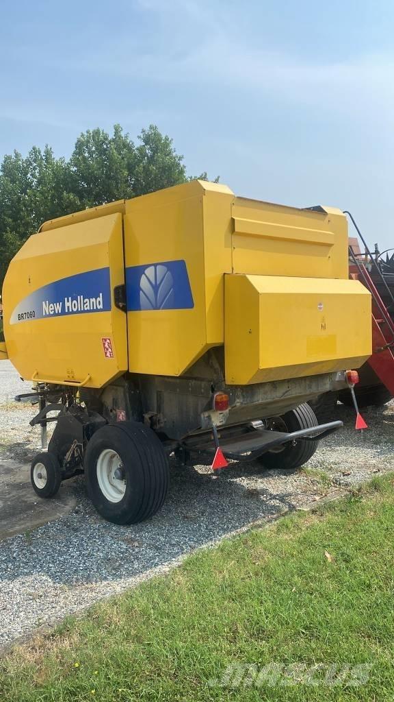 New Holland BR 7060 Enfardadeira de rolos