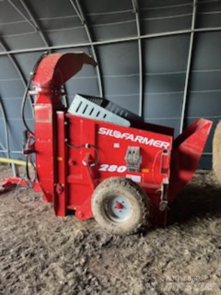 Silofarmer P 280 Cortadores, moinhos e desenroladores de fardos