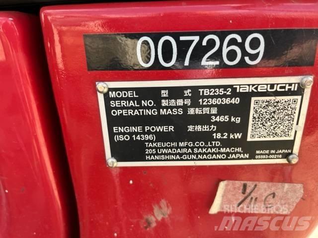 Takeuchi TB235 Mini Escavadoras <7t