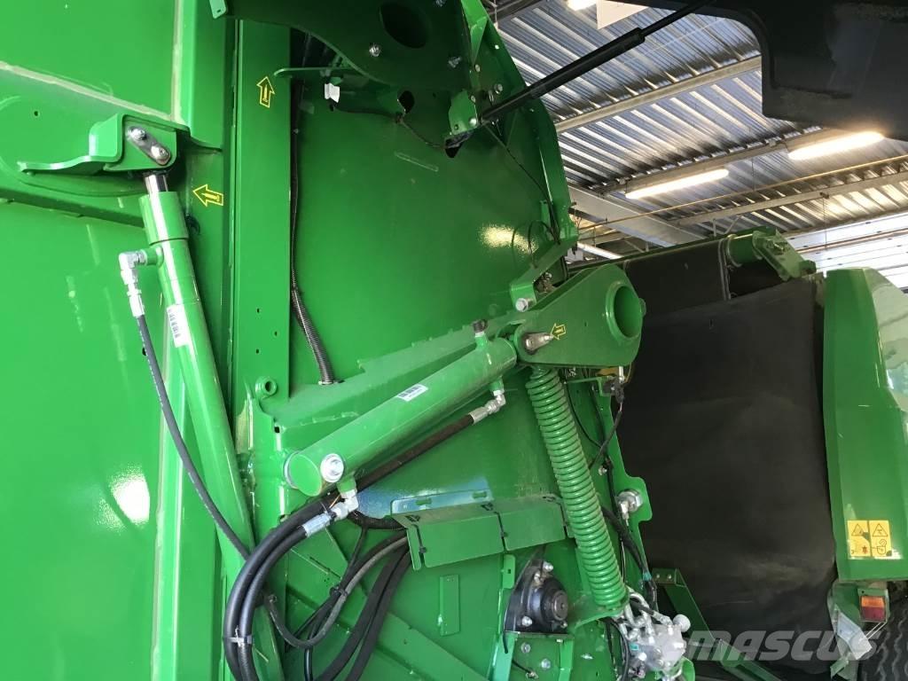 John Deere V461M Enfardadeira de rolos