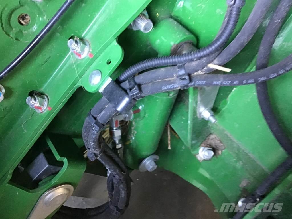 John Deere V461M Enfardadeira de rolos