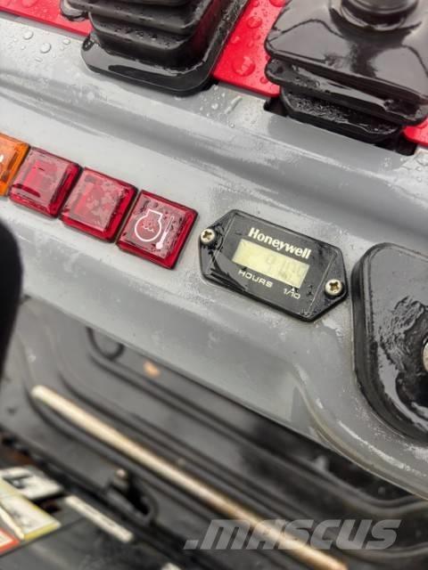 Takeuchi TB 210 R Mini Escavadoras <7t