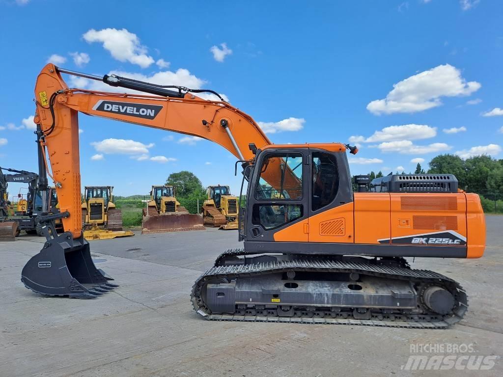 Develon DX225LC-7M Escavadoras de rastos