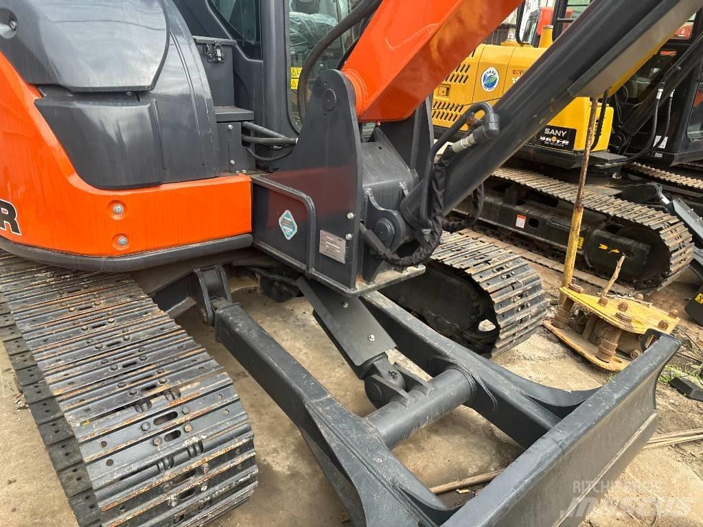 Hitachi ZX68USR-5A Mini Escavadoras <7t