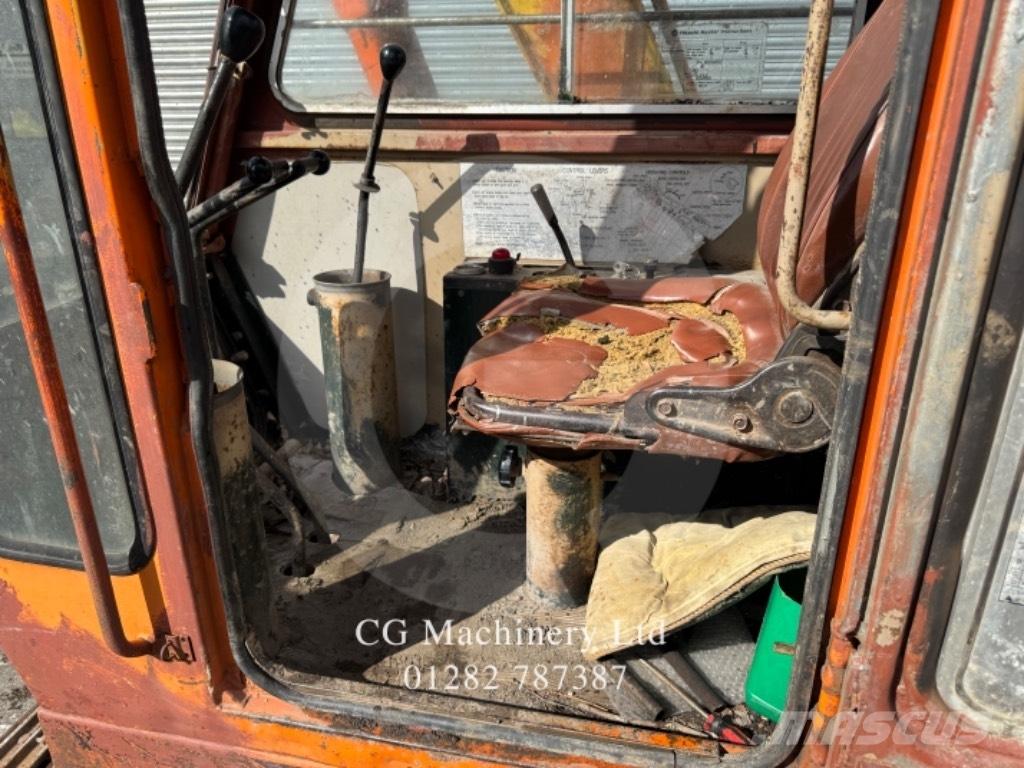Hitachi UH031 Escavadoras de rastos