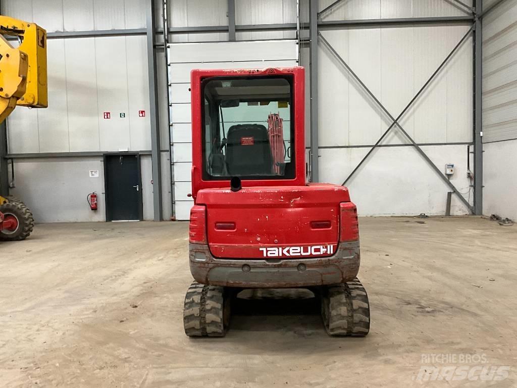 Takeuchi TB 235 Mini Escavadoras <7t