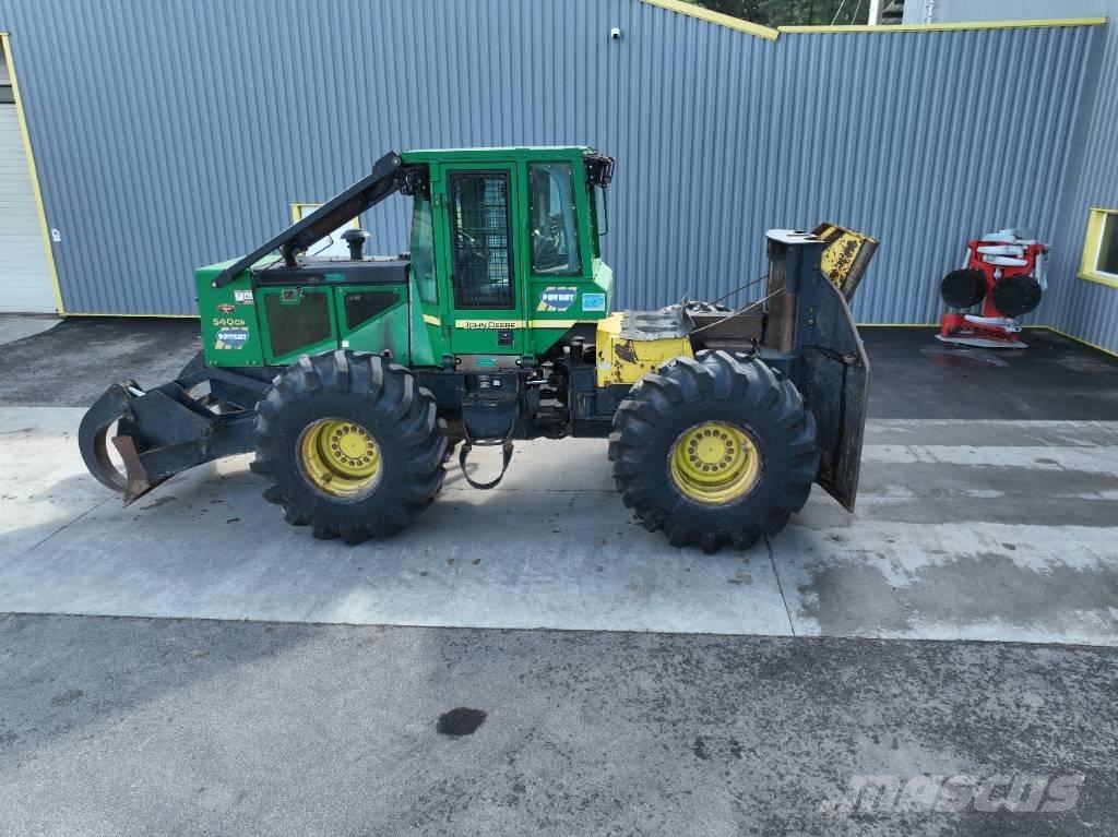 John Deere 540 G III Rechegadores