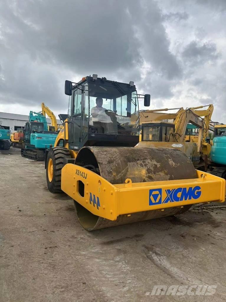 XCMG XS 143 J Cilindros Compactadores monocilíndricos