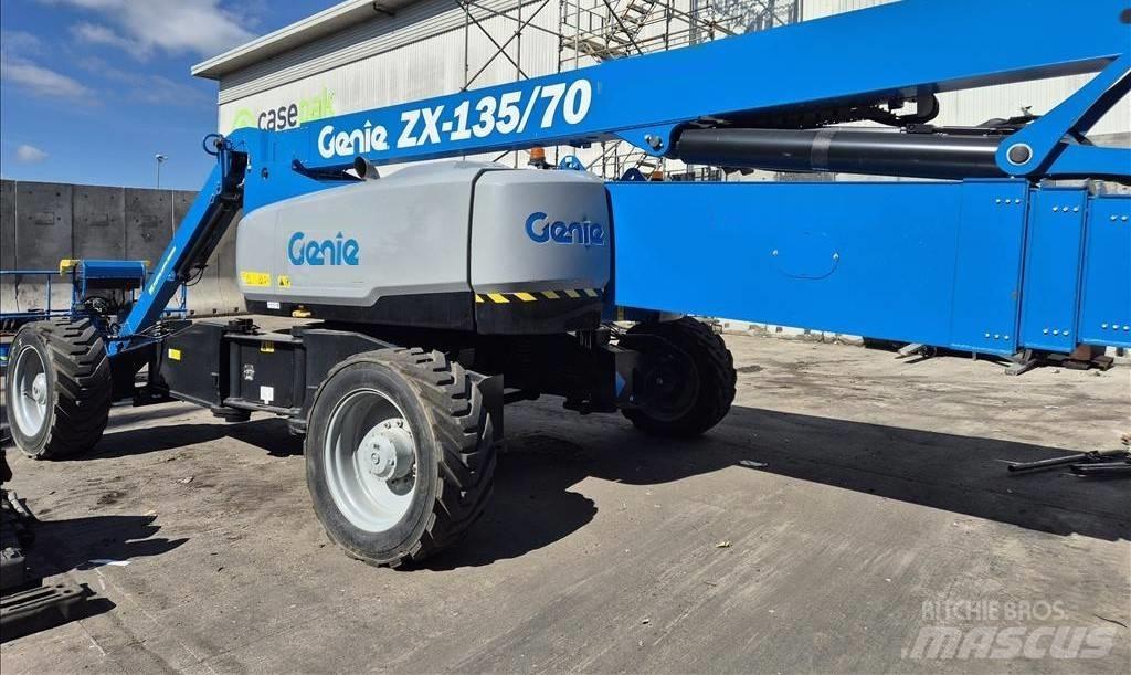Genie ZX 135/70 Elevadores braços articulados