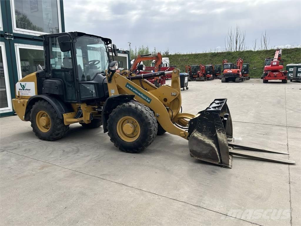 CAT 906M (8758) Carregadora multifunções