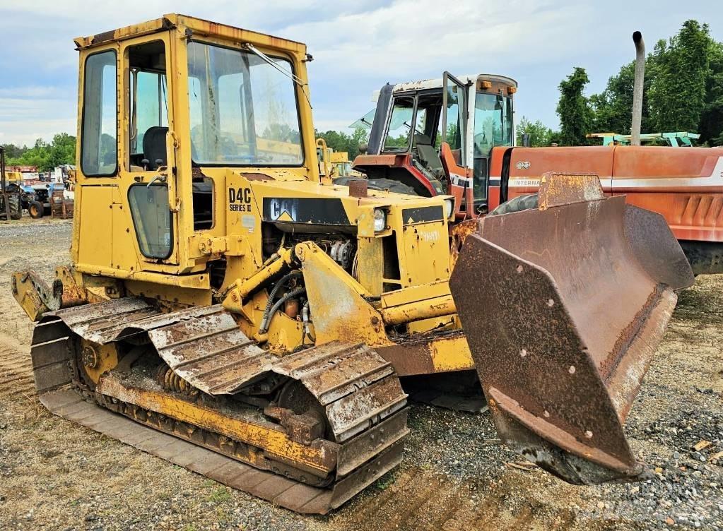 CAT D 4 C Dozers - Tratores rastos