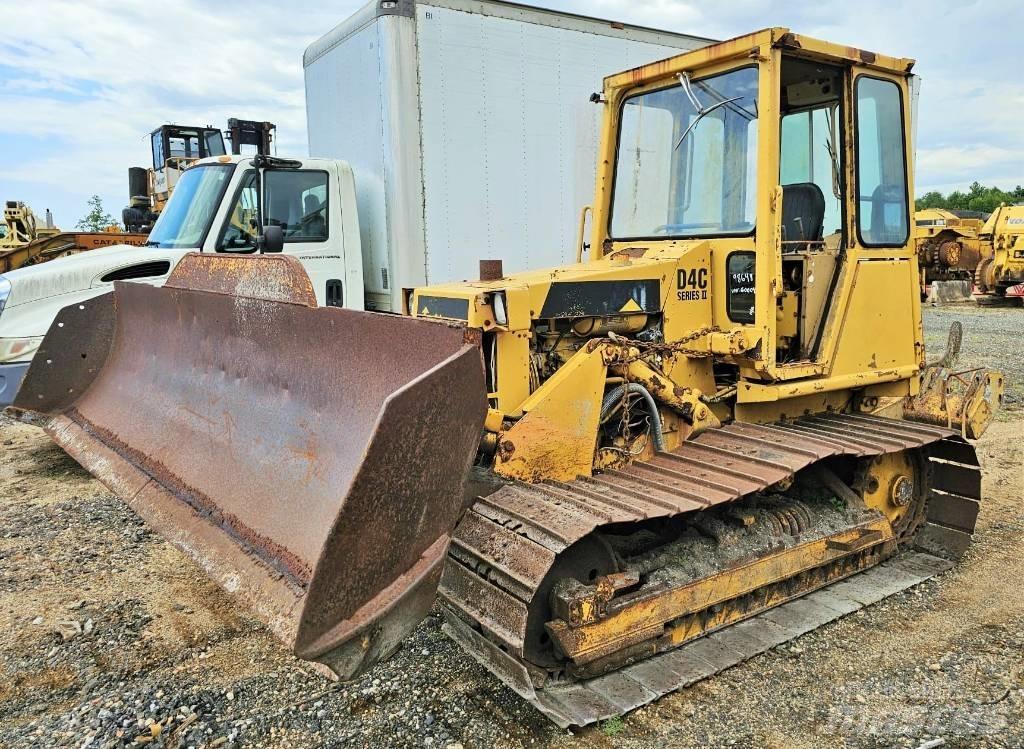 CAT D 4 C Dozers - Tratores rastos