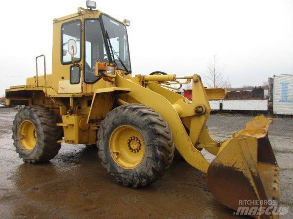 Komatsu WA100-1 Pás carregadoras de rodas