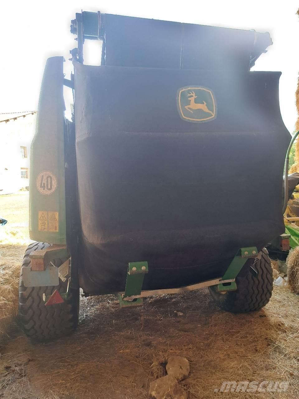 John Deere 990 Enfardadeira de rolos