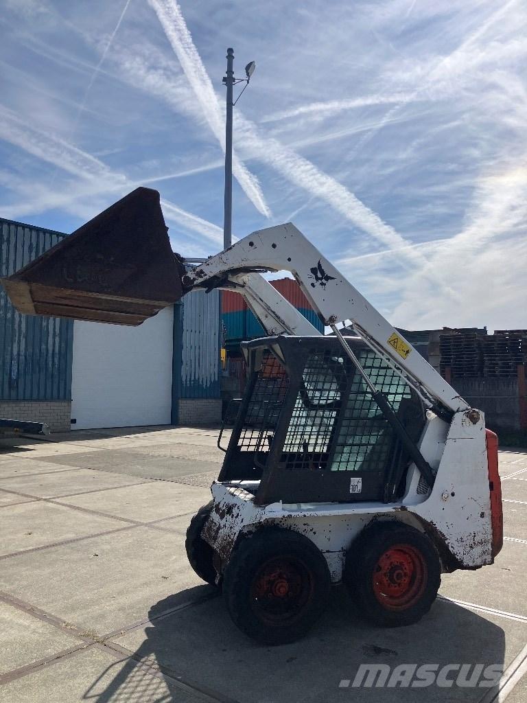 Bobcat S 100 Carregadoras de direcção deslizante