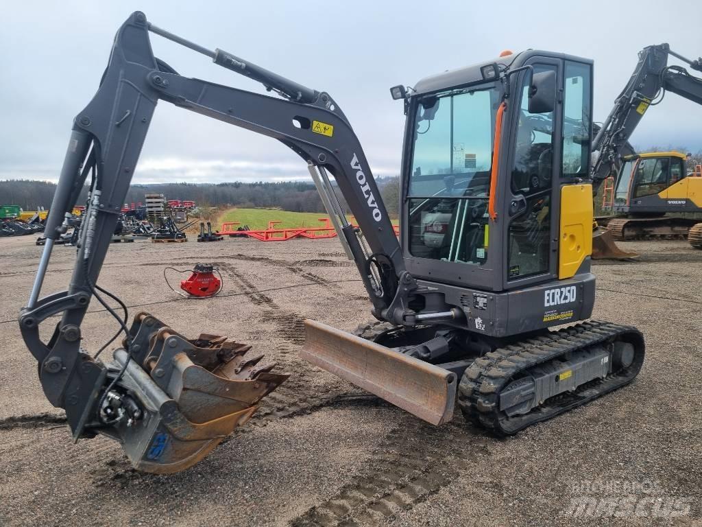 Volvo ECR25 D Mini Escavadoras <7t