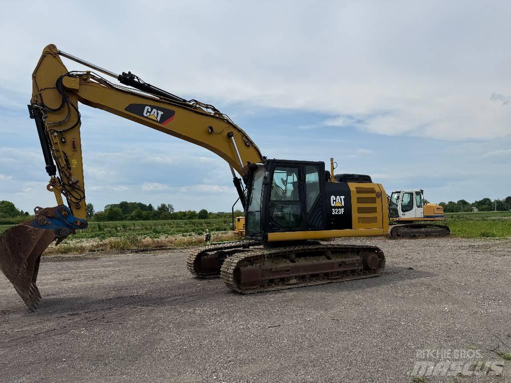 CAT 323 F L Escavadoras de rastos