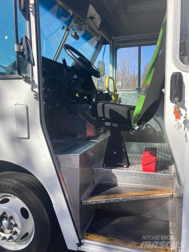 Ford F59 Caixa fechada