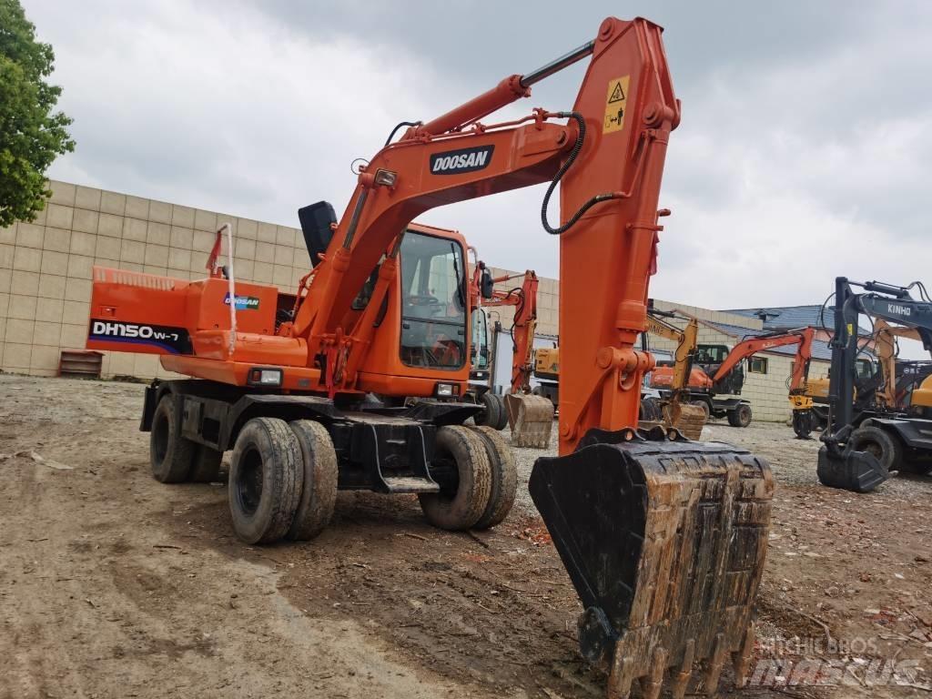 Doosan DH 150 W-7 Escavadoras de rodas
