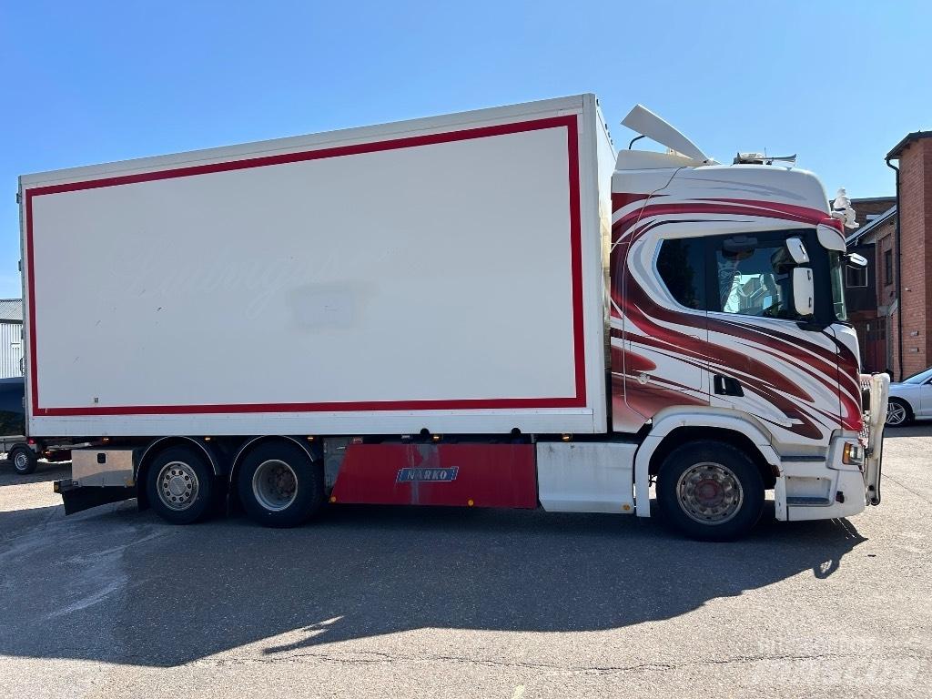 Scania R 650 6x2 Camiões de caixa fechada