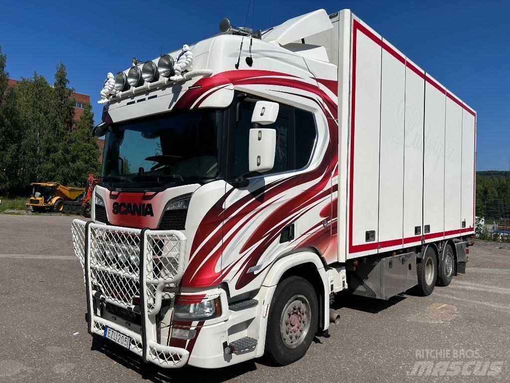 Scania R 650 6x2 Camiões de caixa fechada