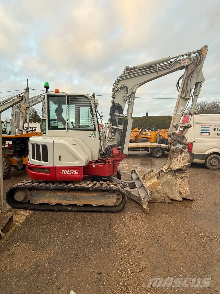 Takeuchi TB 257 FR Mini Escavadoras <7t