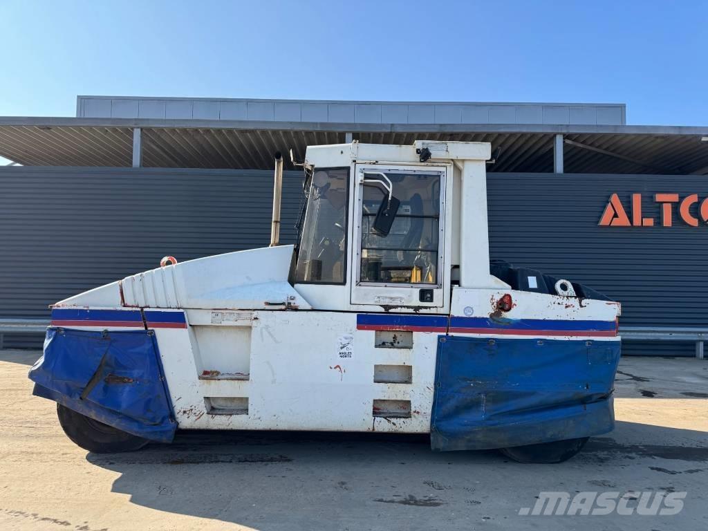 CAT RS-300B Cilindros Compactadores de pneus